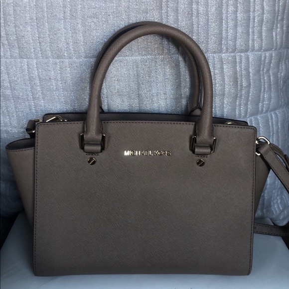 Michael Kors purse - Picture 3 of 4